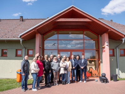 Przedstawiciele gminy Kórnik w schronisku